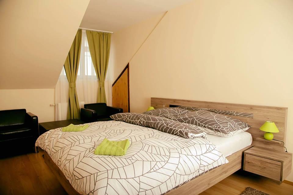 エゲル Bartok Ter Panzio Bed & Breakfast エクステリア 写真