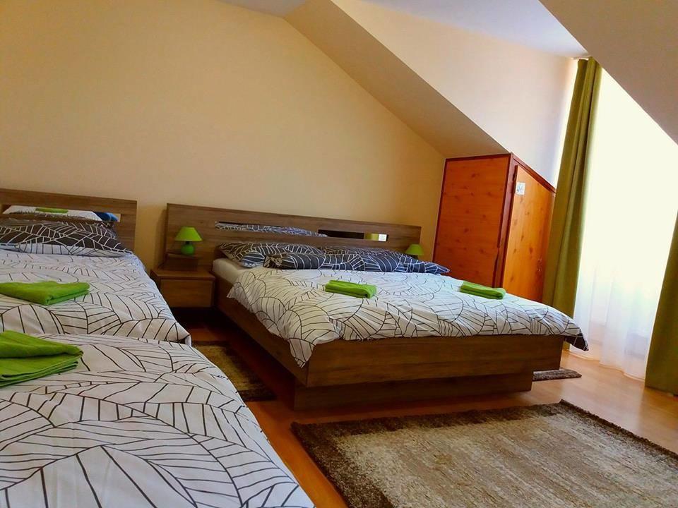エゲル Bartok Ter Panzio Bed & Breakfast エクステリア 写真