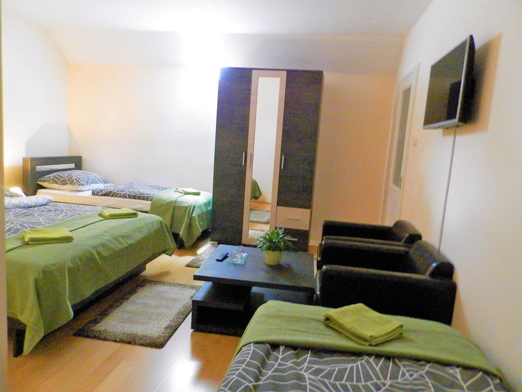 エゲル Bartok Ter Panzio Bed & Breakfast エクステリア 写真